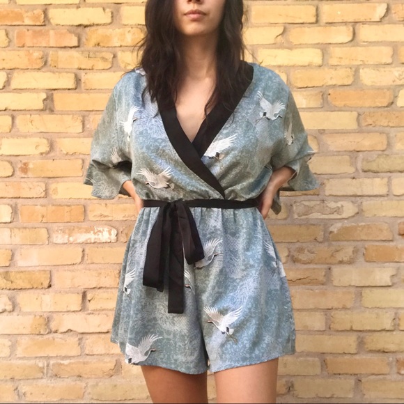 kimono style romper w elegant bird pattern - Picture 3 of 3